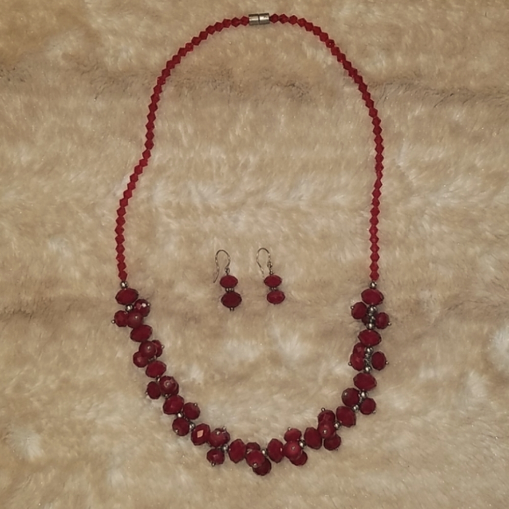 Diamond Cut Red Beaded Necklace & Earring Set